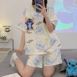 "Stitch" mult gahrymanly gyzlar üçin niýetlenen pižama.