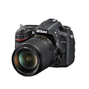 Nikon D 7100/18-140 fotoaparat